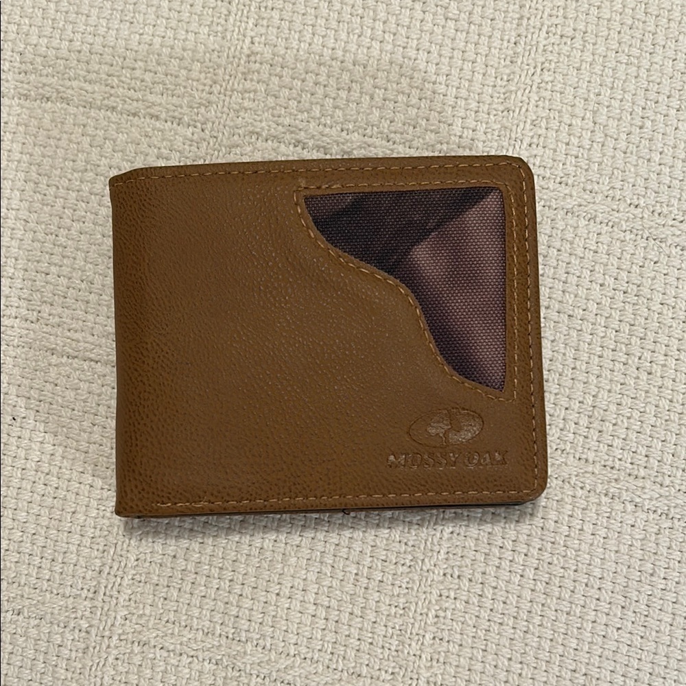 Mossy Oak Men’s Brown Leather Bifold Wallet